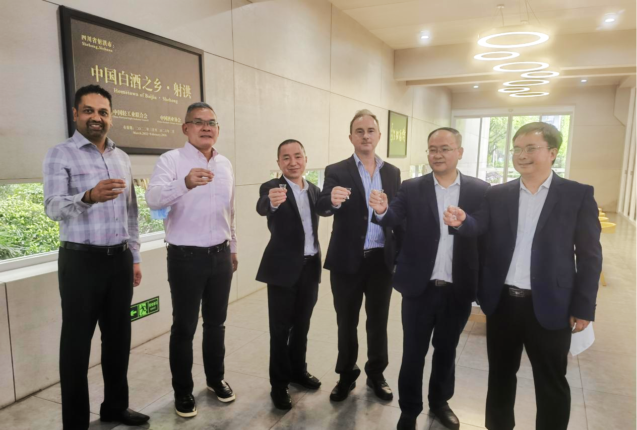 OI集团亚洲区总经理一行到四川天马进行考察交流(图5) OI集团亚洲区总经理一行到四川天马进行考察交流(图5)