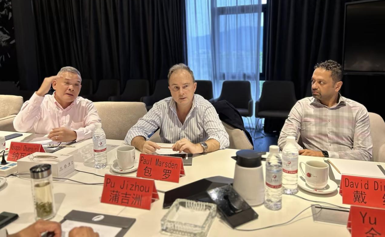 OI集团亚洲区总经理一行到四川天马进行考察交流(图8) OI集团亚洲区总经理一行到四川天马进行考察交流(图8)